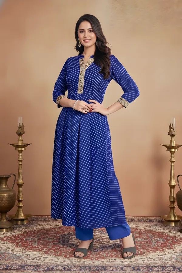 Women_Embellished_Kurta_With_Pant
