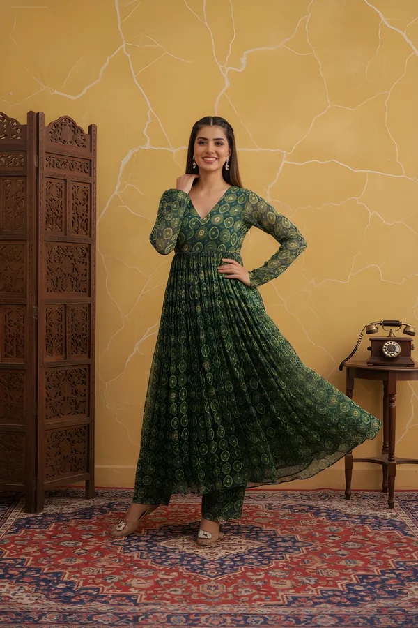 Women_Embellished_Kurta_With_Pant