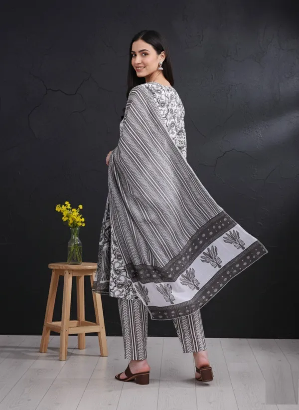 Black_Rayon_Kurta_Set_For_Women