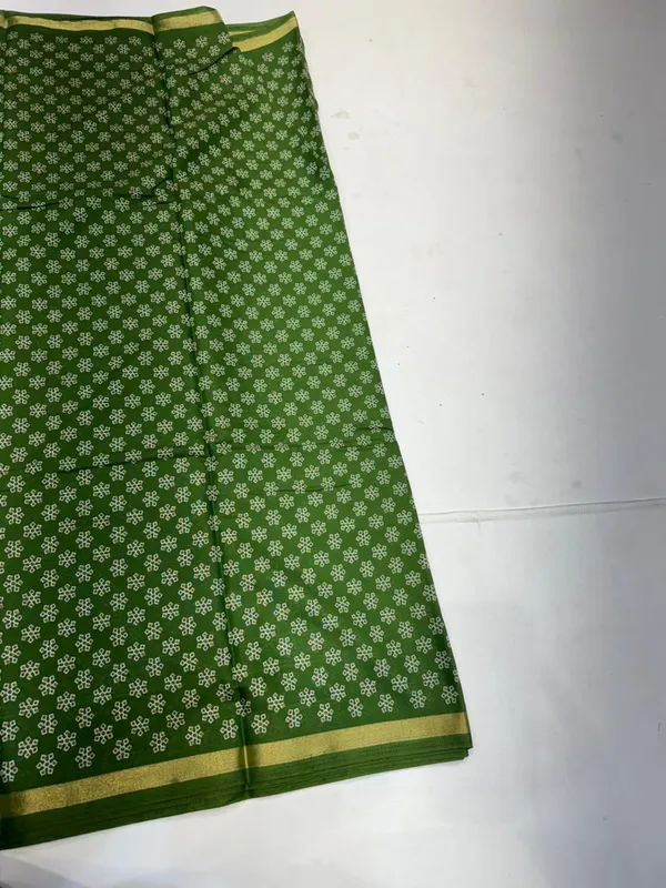 Green_Cotton_Bandhani_Tie-Dye_Golden_Border_Saree_For_Women