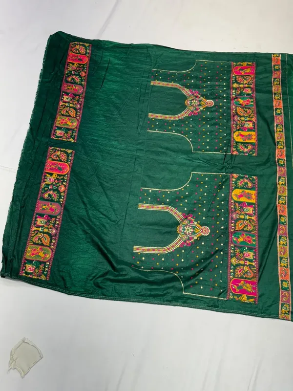 Green_Paithani_Silk_Saree_With_Zari_Border_Peacock_Motifs_For_Women
