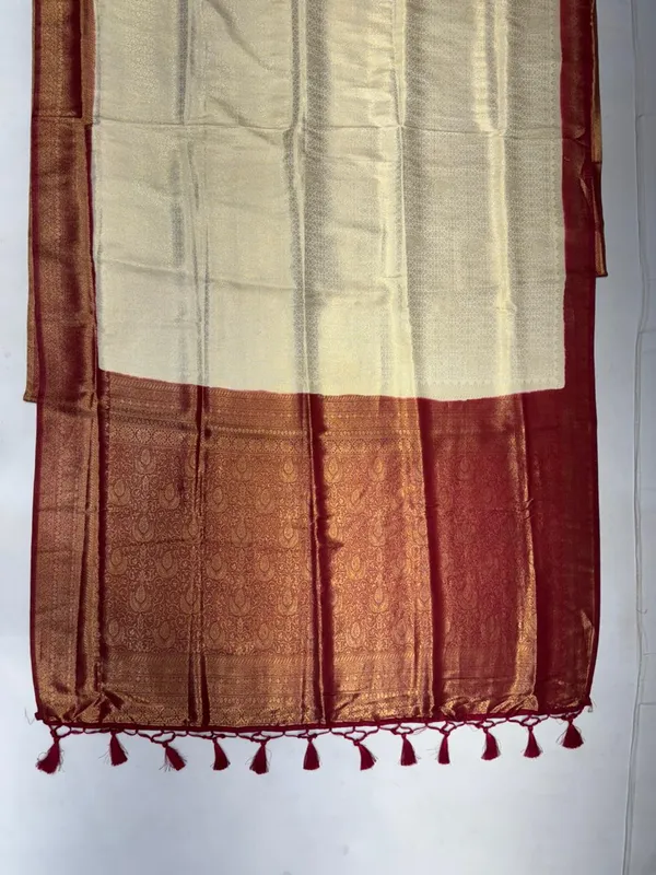 Off_White_with_marron_Silk_Zari_Border_Banarasi_Saree_For_Women