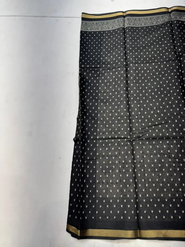 Black_And_Beige_Cotton_Printed_Saree_For_Women