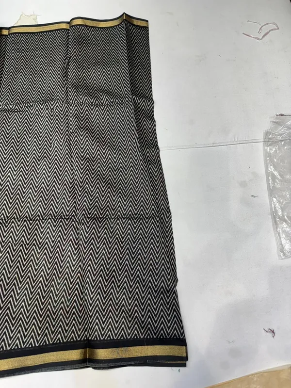 Black_And_Beige_Cotton_Herringbone_Saree_With_Golden_Zari_Border_For_Women