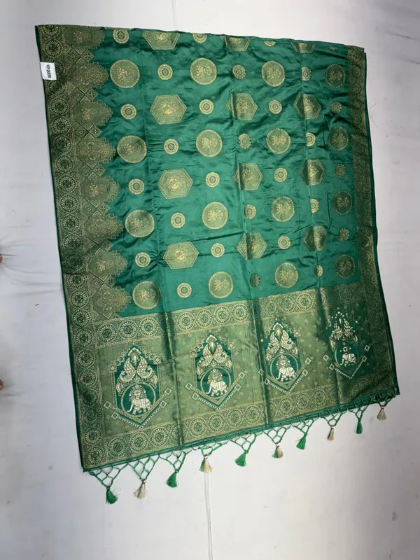 Green_Silk_Banarasi_Golden_Zari_Buti_Woven_Saree_For_Women