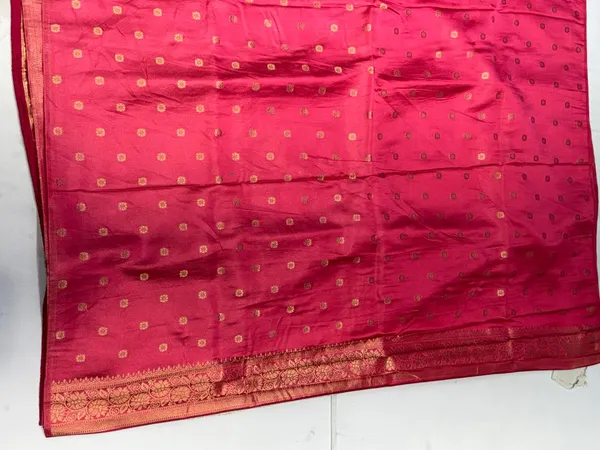 White_And_Maroon_Silk_Banarasi_Zari_Buti_Saree_For_Women