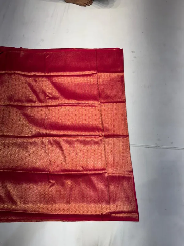 Red_Gold_Silk_Kanjivaram_Zari_Border_Saree_For_Women