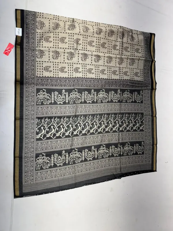 Black_And_Beige_Cotton_Printed_Saree_For_Women