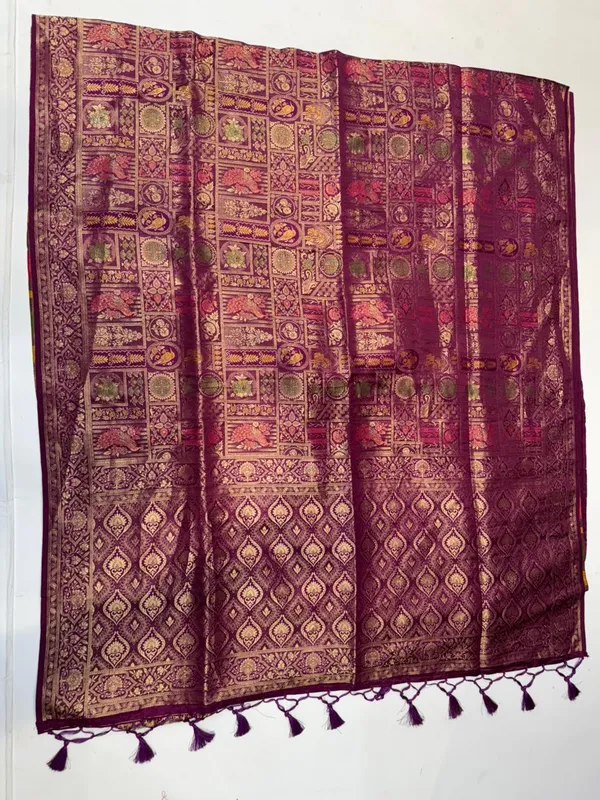 Magenta_Banarasi_Silk_Saree_With_Golden_Zari_Woven_Border_For_Women