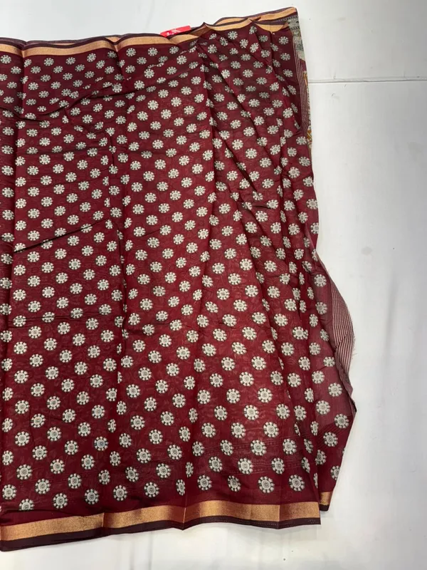 Maroon_Cotton_Elephant_Floral_Motif_Printed_Saree_For_Women