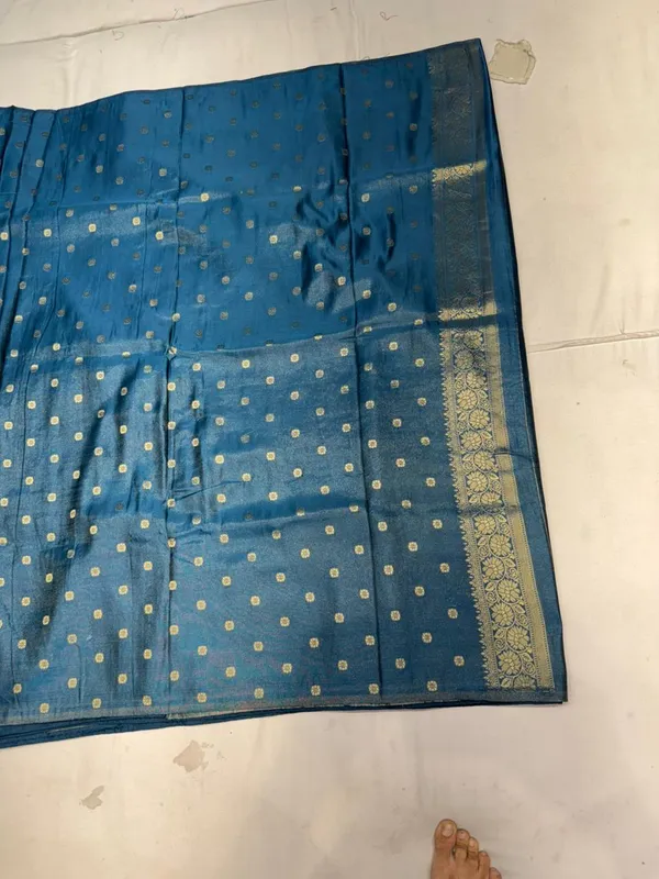 Off_White_Silk_Banarasi_Blue_Border_Golden_Motif_Saree_For_Women