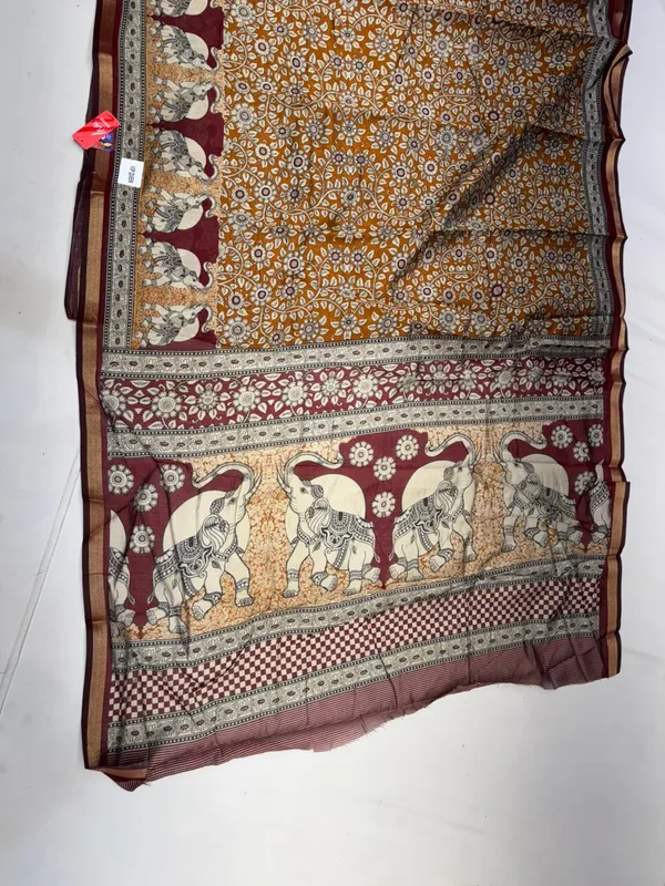 Maroon_Cotton_Elephant_Floral_Motif_Printed_Saree_For_Women