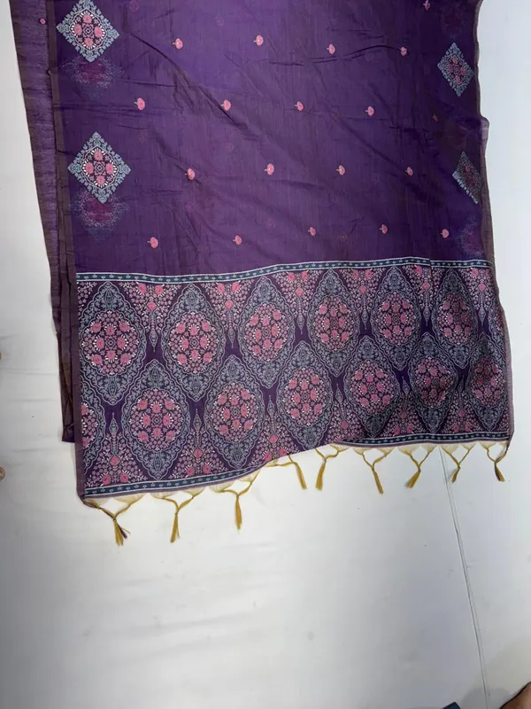 Purple_Cotton_Embroidered_Saree_With_Pink_Border_And_Tassels_For_Women