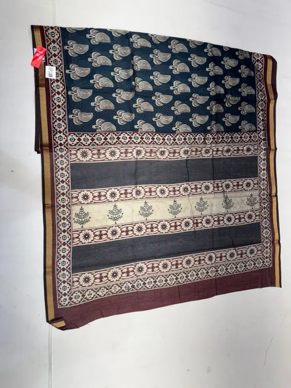 Maroon_And_Beige_Cotton_Chanderi_Silk_Chevron_Saree_Golden_Border_For_Women