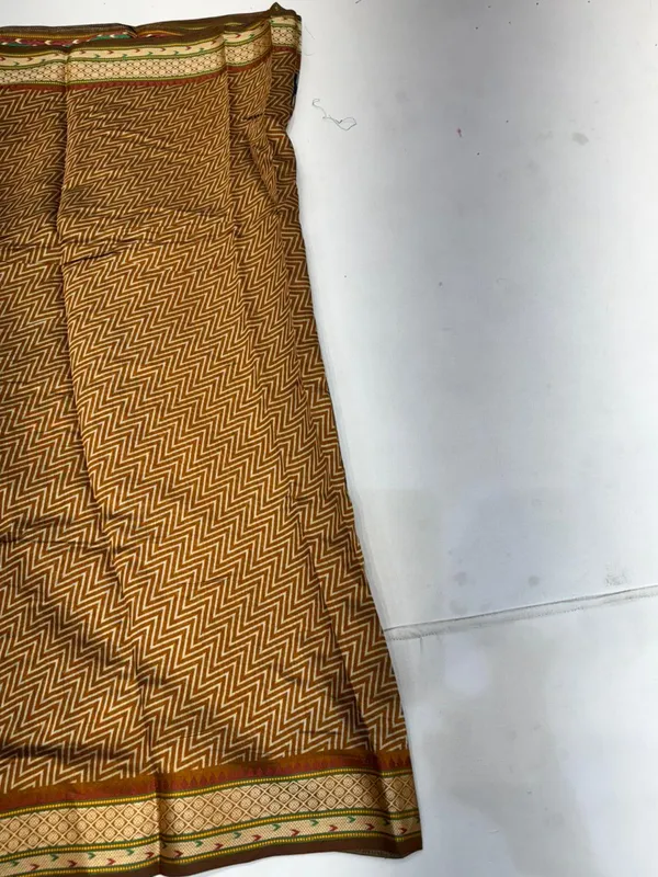 Golden_Brown_Cotton_Zari_Border_Woven_Saree_For_Women