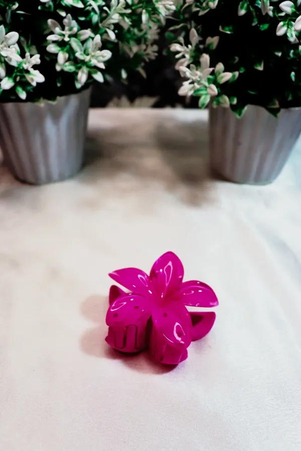 Pretty_Essentials_Gift_Box_Random_Colour