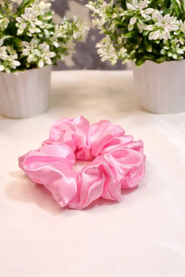 Pretty_Essentials_Gift_Box_Random_Colour