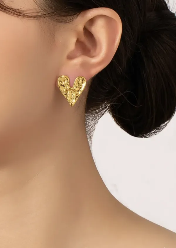 Gold_Textured_Heart_Stud_Earrings_For_Women