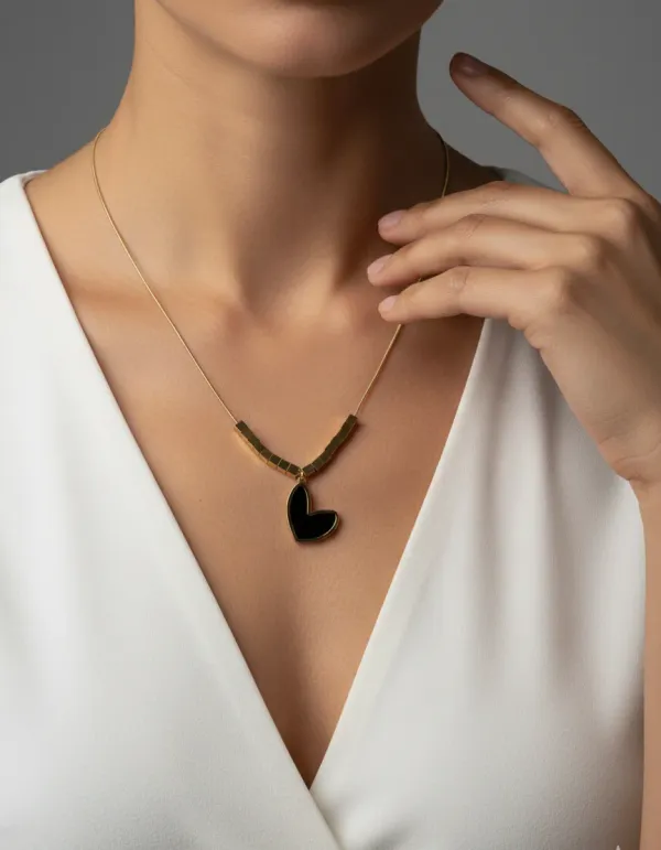 18K_Gold_Plated_Black_Heart_Necklace