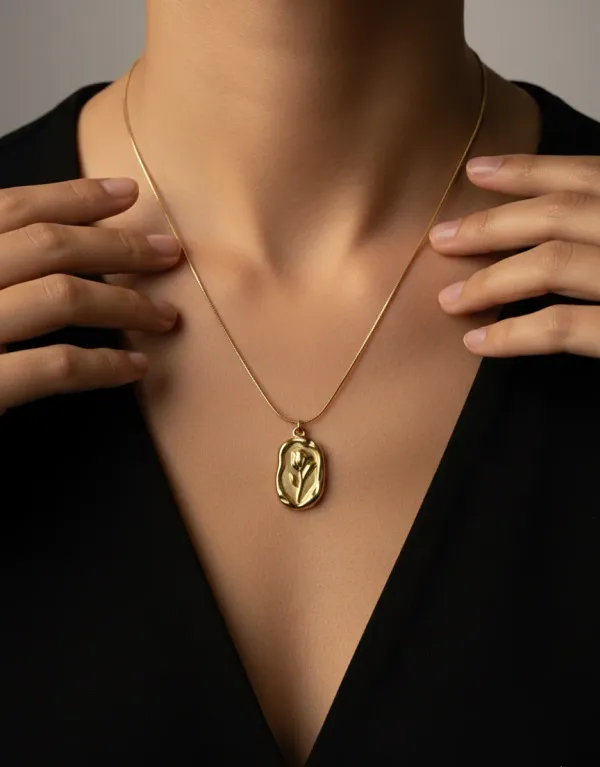 18K_Gold_Plated_Floral_Engraved_Pendant_Necklace