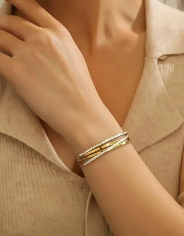 Elegant_Triple_Layer_18K_Gold_Plated_Crystal_Bracelet