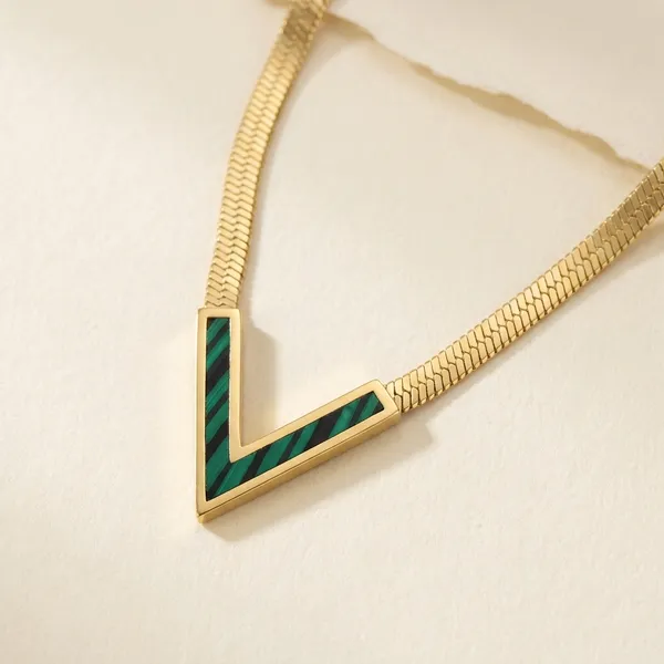 18K_Gold_Plated_V_Shape_Pendant_Necklace
