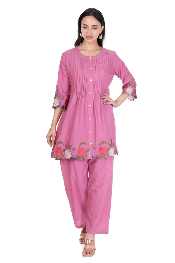 Pink_Pintuck_Floral_Scallop_Embroidery_Kurta_with_Pants_Set_for_Women