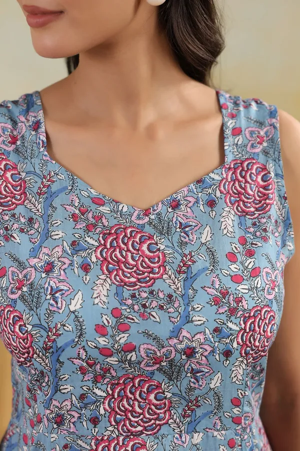 Floral_Print_Sleeveless_Cotton_Midi_Dress_With_Front_Slit_And_Smocked_Back