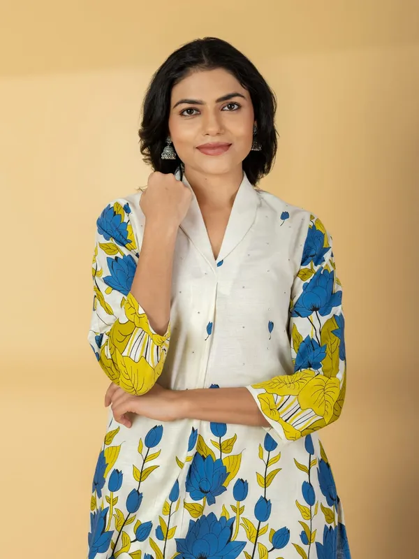 White_Floral_Printed_Cotton_Flex_Co_Ord_Set_With_Stone_Work_-_Kurta_And_Pants