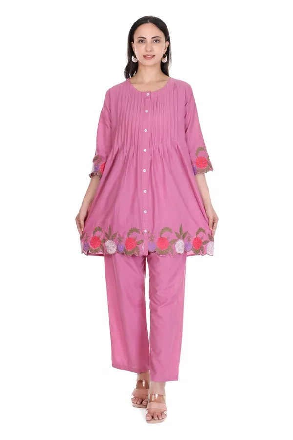 Pink_Pintuck_Floral_Scallop_Embroidery_Kurta_with_Pants_Set_for_Women