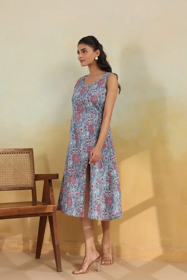 Floral_Print_Sleeveless_Cotton_Midi_Dress_With_Front_Slit_And_Smocked_Back