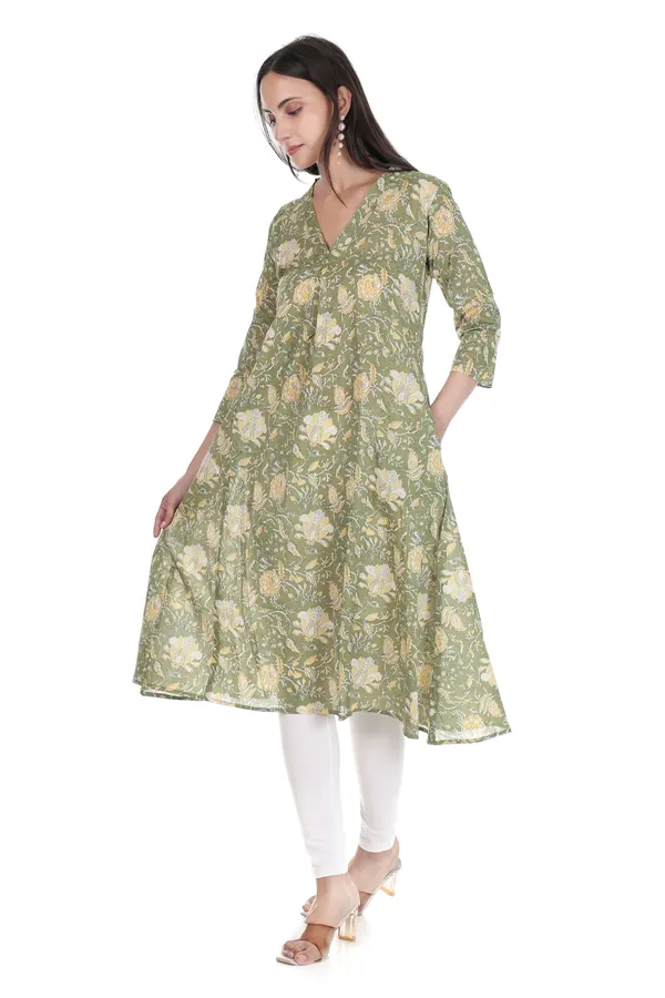 Green_Cotton_Floral_Print_A-Line_Kurta_for_Women_(With_Pockets)