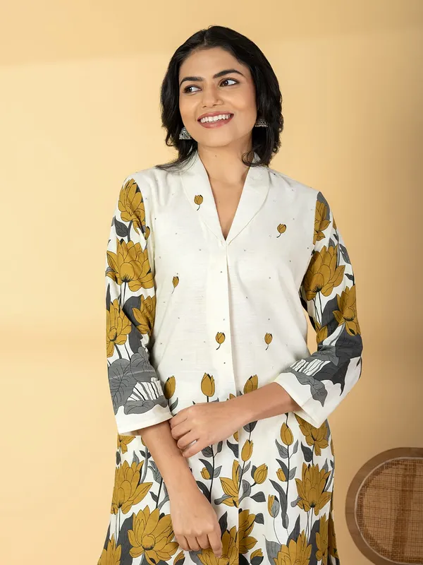 White_Floral_Printed_Cotton_Flex_Co_Ord_Set_With_Stone_Work_-_Kurta_And_Pants