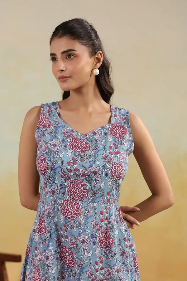Floral_Print_Sleeveless_Cotton_Midi_Dress_With_Front_Slit_And_Smocked_Back