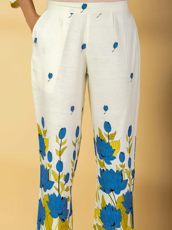 White_Floral_Printed_Cotton_Flex_Co_Ord_Set_With_Stone_Work_-_Kurta_And_Pants
