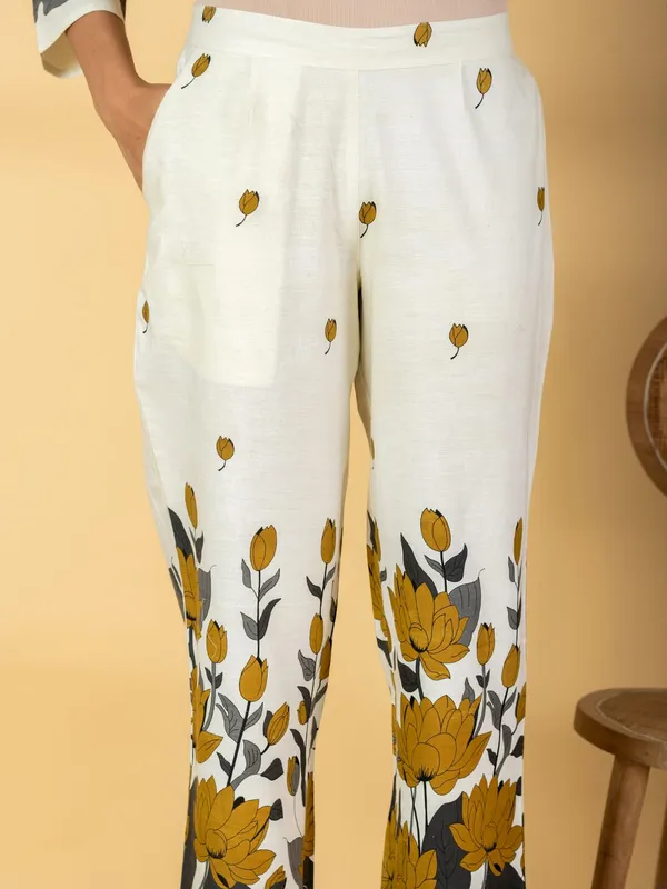 White_Floral_Printed_Cotton_Flex_Co_Ord_Set_With_Stone_Work_-_Kurta_And_Pants