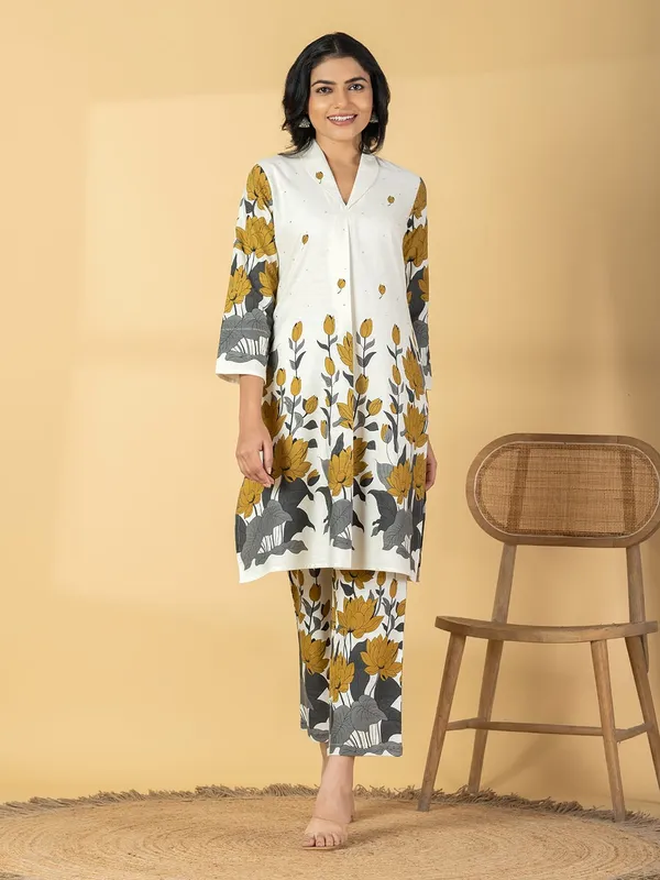 White_Floral_Printed_Cotton_Flex_Co_Ord_Set_With_Stone_Work_-_Kurta_And_Pants
