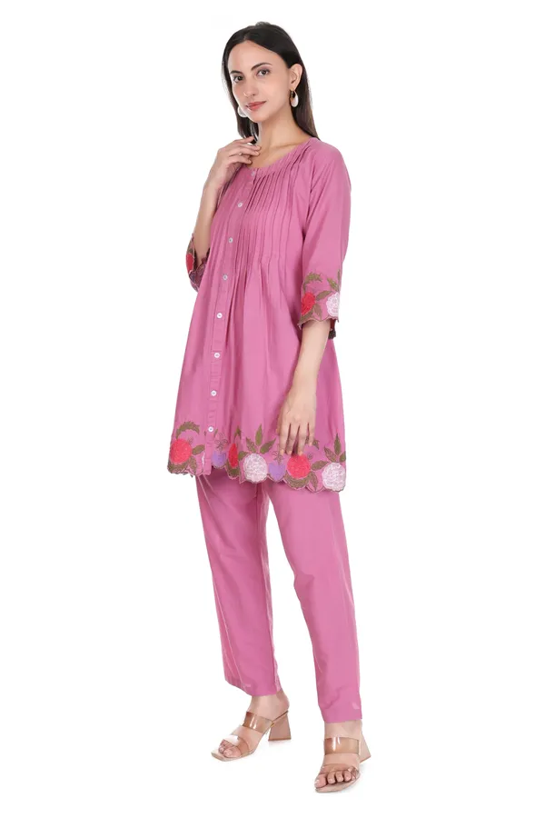 Pink_Pintuck_Floral_Scallop_Embroidery_Kurta_with_Pants_Set_for_Women