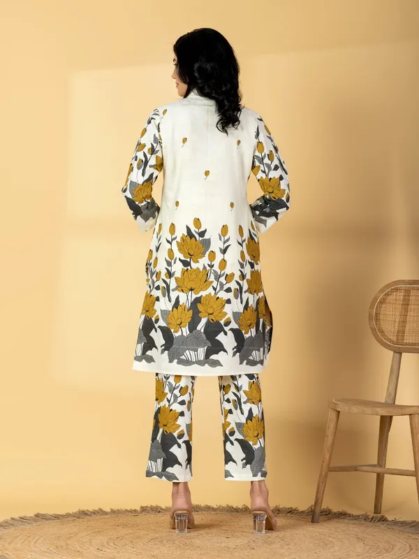 White_Floral_Printed_Cotton_Flex_Co_Ord_Set_With_Stone_Work_-_Kurta_And_Pants