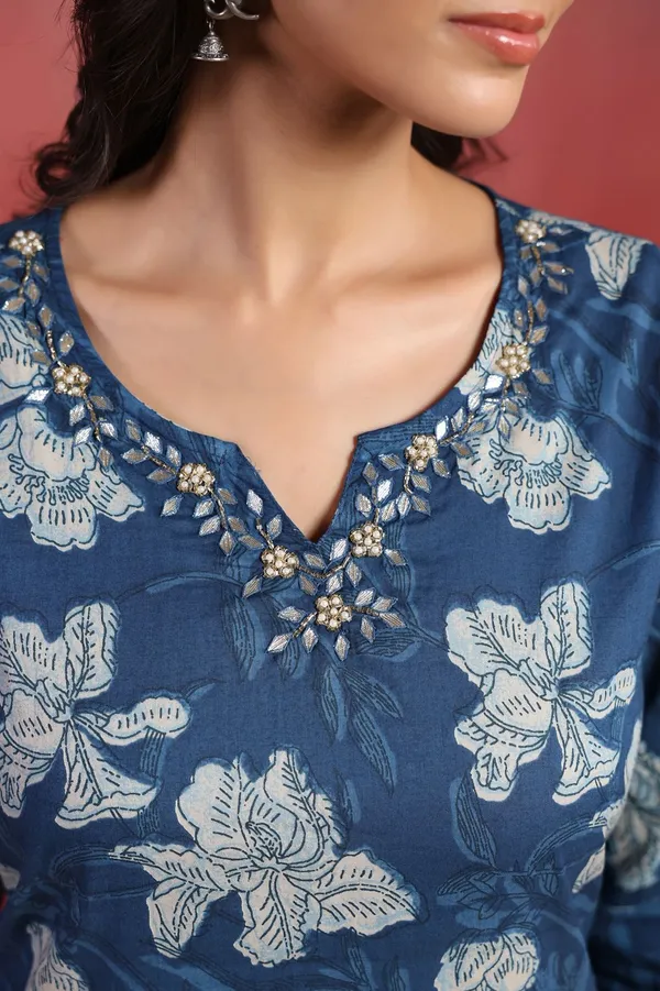 Blue_Floral_Print_Embroidered_Neck_Kurta_for_Women