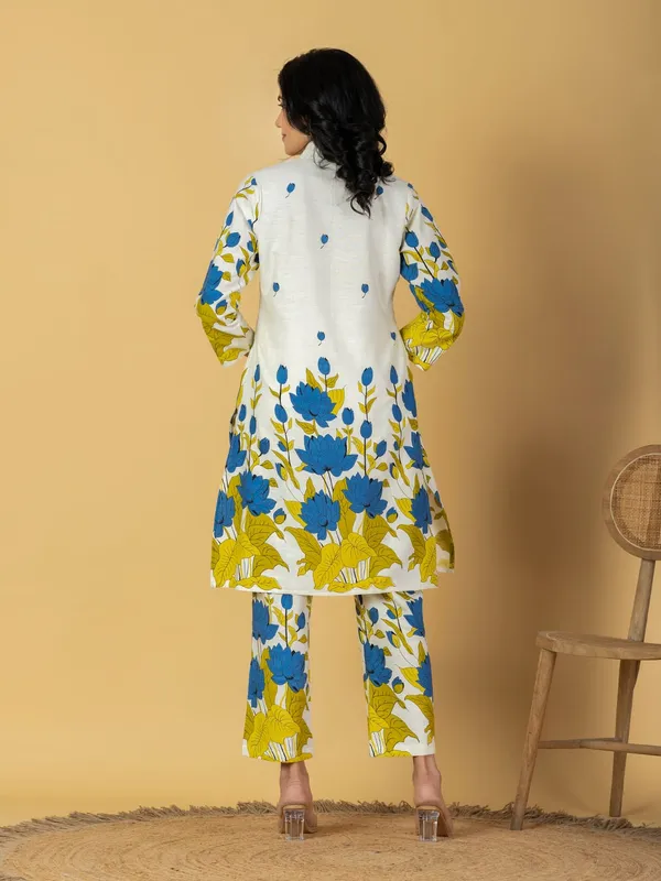 White_Floral_Printed_Cotton_Flex_Co_Ord_Set_With_Stone_Work_-_Kurta_And_Pants