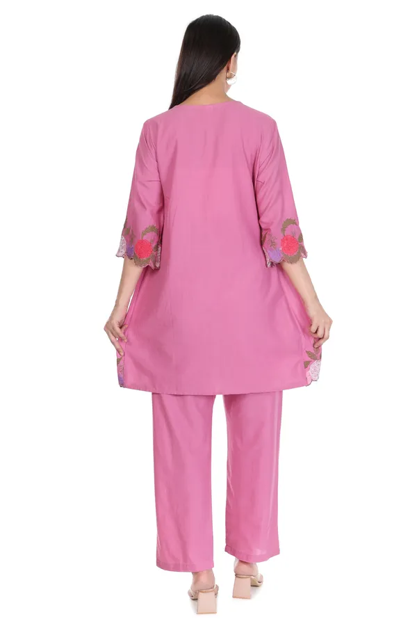 Pink_Pintuck_Floral_Scallop_Embroidery_Kurta_with_Pants_Set_for_Women