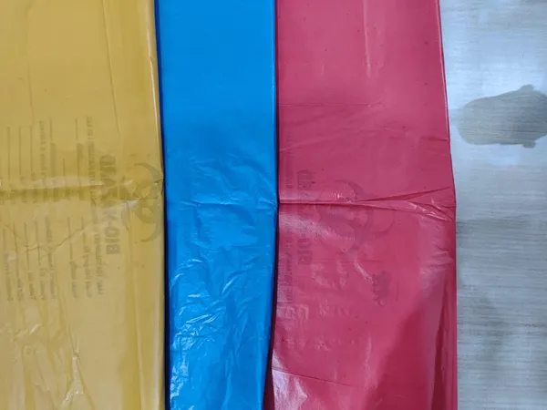 Linear_Low_Density_Polyethylene_Biohazard_Bio_Medical_Waste_Bag_21_X_24_Inch_Red_20_Blue_20_Yellow_20_60_Count