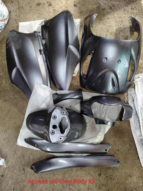 Full_Fiber_Body_Kit_For_Access125_Om_Silver