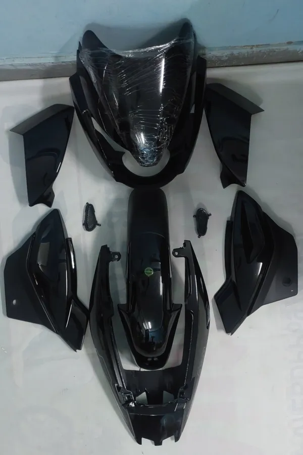 Full_Fiber_Body_Kit_For_Pulsar_150_Ug8_Black_Graphics