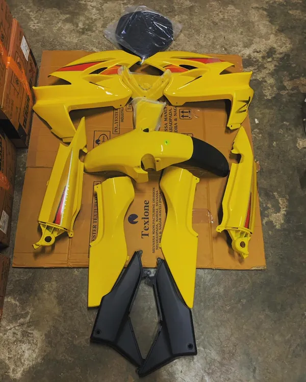 Full_Fiber_Body_Kit_For_Hero_Karizma_R_T3_Yellow