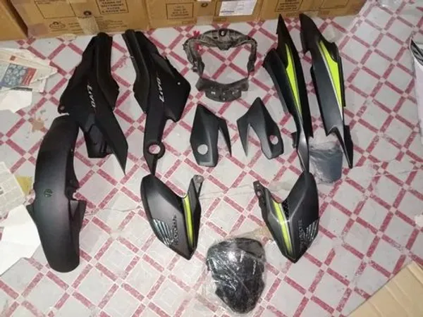 Full_Fiber_Body_Kit_For_Honda_Livo_2018_Black_Yellow