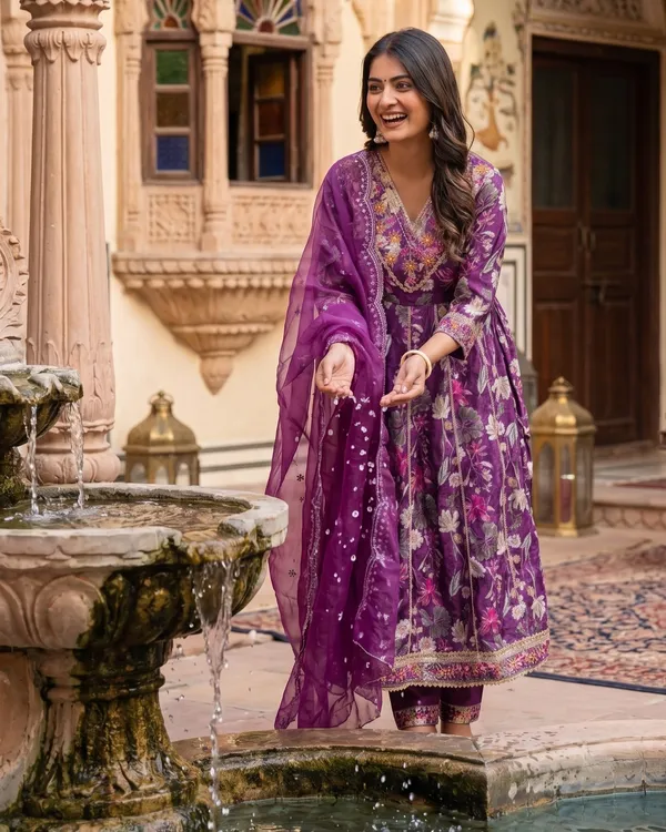 Womens_Purple_Vatican_Fabric_Printed_And_Embroidered_Kurti_Pant_Dupatta_Set_|_Festive_Ethnic_Wear_Kurta_Set