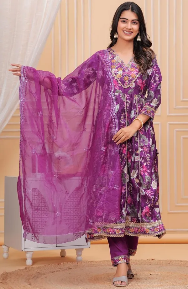 Womens_Purple_Vatican_Fabric_Printed_And_Embroidered_Kurti_Pant_Dupatta_Set_|_Festive_Ethnic_Wear_Kurta_Set