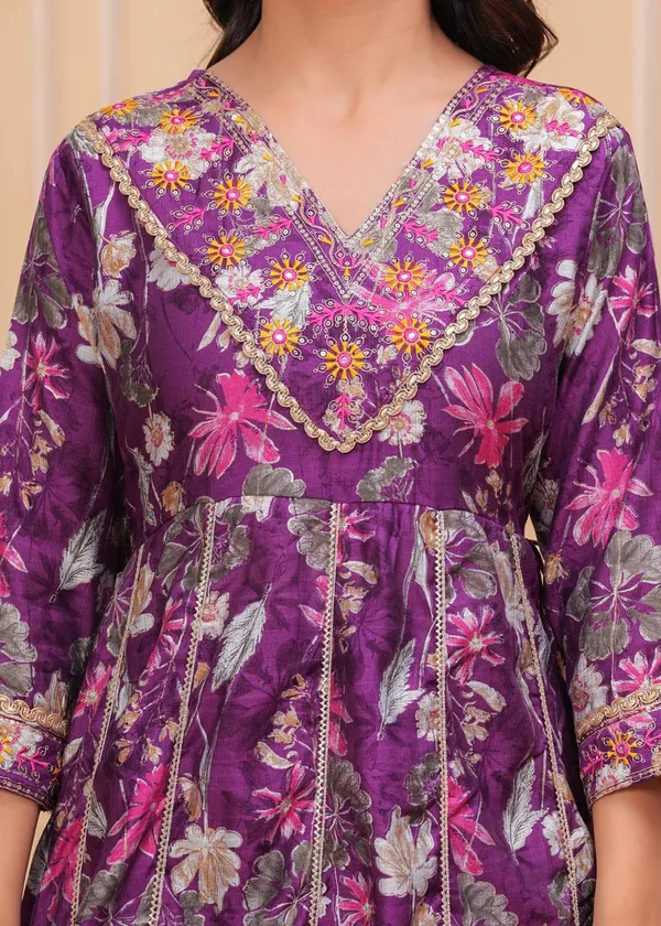 Womens_Purple_Vatican_Fabric_Printed_And_Embroidered_Kurti_Pant_Dupatta_Set_|_Festive_Ethnic_Wear_Kurta_Set